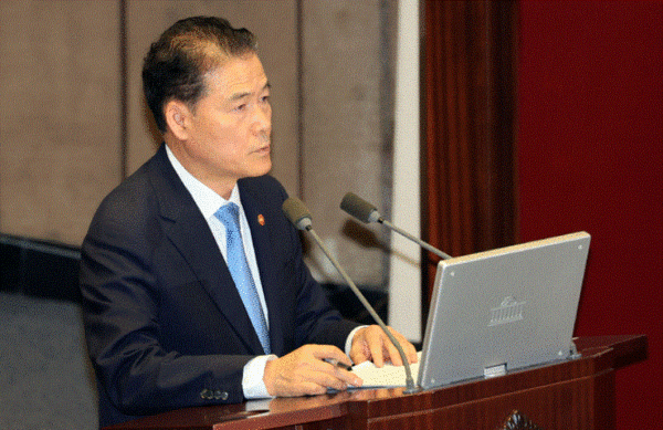 김영호 통일부 장관이 지난 5일 서울 여의도 국회에서 본회의 정치 분야에 관한 대정부질문에서 국민의힘 권성동 의원 질의에 답하고 있다. 2023.9.5 연합뉴스