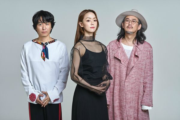 밴드 자우림. 가운데가 보컬 김윤아 씨다. 인터파크엔터테인먼트 