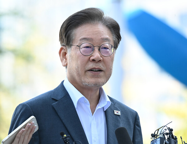 더불어민주당 이재명 대표가 '쌍방울 그룹 대북 송금' 의혹 관련 피의자 신분으로 조사를 받기 위해 9일 오전 경기도 수원시 영통구 수원지방검찰청으로 출석하며 발언하고 있다. 2023.9.9 [공동취재] 연합뉴스