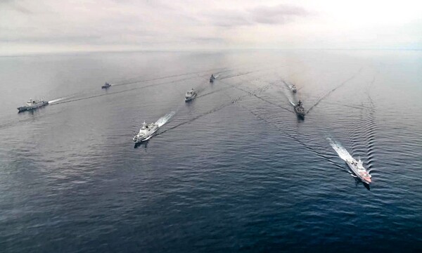  동해 중부 해상에서 연합훈련을 진행 중인 중국과 러시아 함대  2023 07. 21 [글로벌 타임스 홈피 캡처]