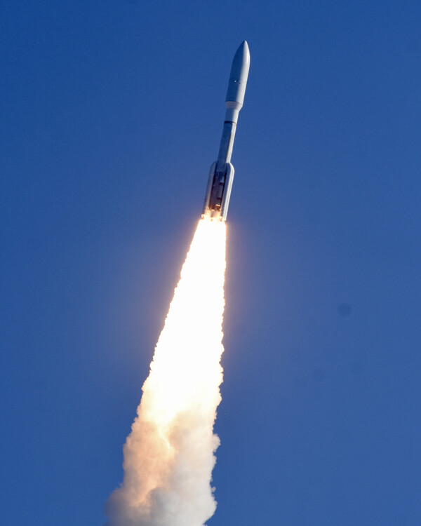  지난 10일 플로리다 케이프 커네버럴 우주기지에서 발사된 미국 우주군의 새로운 위성 '사일런트 바커' 탑재 애틀라스 V 로켓. 2023.09.23. UPI 연합뉴스