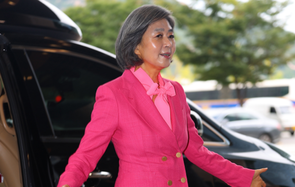 지난 9월21일 오전 서울 종로구 인사청문회 준비 사무실로 출근하고 있는 김행 여성가족부 장관 후보자의 모습. 연합뉴스