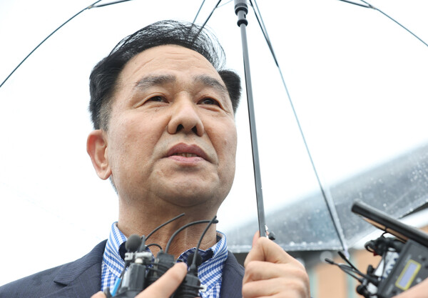 기무사 계엄문건의 핵심 인물인 조현천 전 기무사령관이 29일 서울 구로구 남부구치소에서 보석 석방되며 취재진의 질문에 답하고 있다. 2 023.6.29. 연합뉴스 