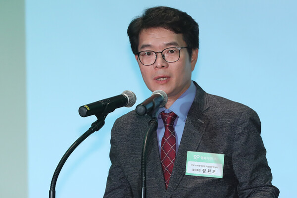정원오 전국 사회연대경제 지방정부협의회장이 22일 오후 서울 중구 SK텔레콤 본사에서 열린 '행복 커뮤니티 런칭 세리모니'행사에서 인사말을 하고 있다. 2019.4.22. 연합뉴스