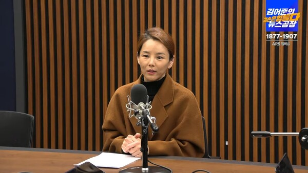 이정섭 검사 처남댁 강미정 씨가 21일 '김어준의 겸손은 힘들다 뉴스공장'과의 인터뷰에서 발언하고 있다. 해당 인터뷰는 사전 녹화됐다. 2023.11.21. 김어준의 겸손은 힘들다 뉴스공장 갈무리