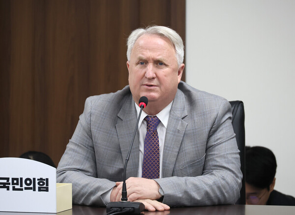 국민의힘 인요한 혁신위원장이 지난 17일 서울 여의도 당사에서 열린 혁신위원회 8차 회의에서 발언하고 있다. 2023.11.17 연합뉴스