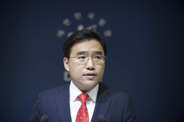 지난 2017년 9월 20일 오후 서울 서초구 대법원에서 조병구 공보관이 브리핑을 하고 있다. 2017.9.20. 연합뉴스