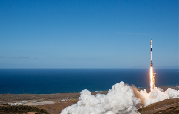 한국의 첫 정찰위성 1호가 1일(한국시각 2일 새벽) 미 캘리포니아주 반덴버그 우주군 기지에서 발사되고 있다. 2023.12.1. 스페이스X 누리집