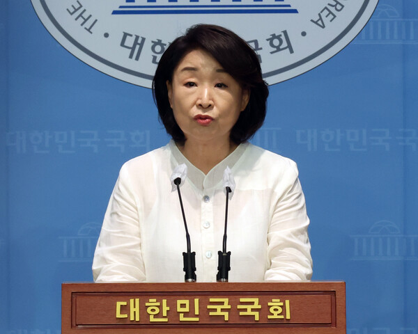 정의당 심상정 의원이 10일 국회에서 위성정당 방지 장치 관계법 개정안 발의 기자회견을 하고 있다. 2023.7.10. 연합뉴스