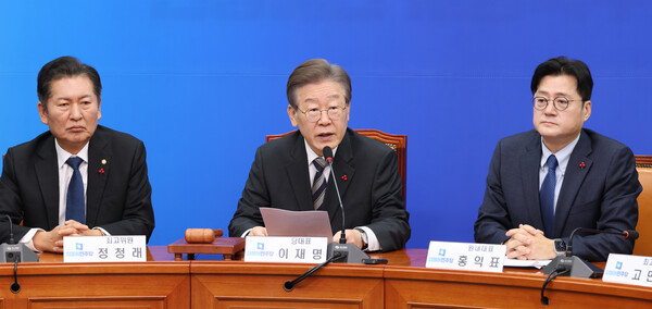 더불어민주당 이재명 대표가 11일 국회에서 최고위원회의를 하고 있다. 2023.12.11. 연합뉴스