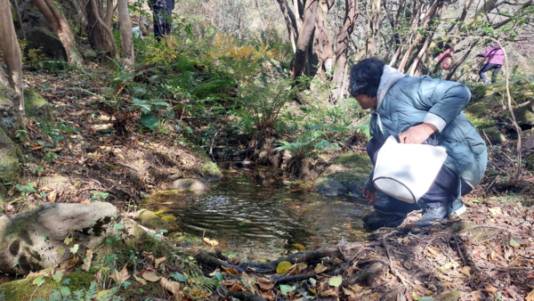 섯단마을 샘터에서 평화롭게 물을 마시며 살던 주민들은 다들 어디로 갔을까? © 이봉수 