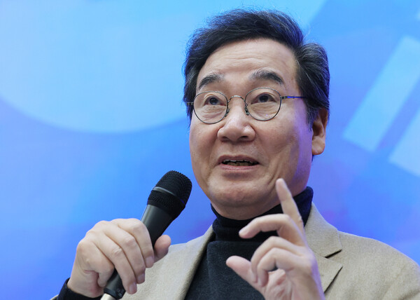 이낙연 전 국무총리가 6일 오후 서울 노원구 삼육대학교에서 '청년, 정치리더와 현대사회의 미래 바라보기'를 주제로 특강을 하고 있다. 2023.12.6. 연합뉴스