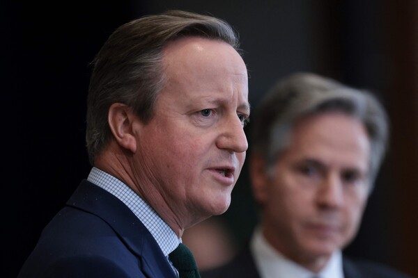 데이비드 캐머런 영국 외무장관(왼쪽)과 토니 블링컨 미국 국무장관(오른쪽)이 7일 워싱턴D.C. 국무부청사에서 기자회견을 진행하고 있다. 2023 12. 07 [AFP=연합뉴스]