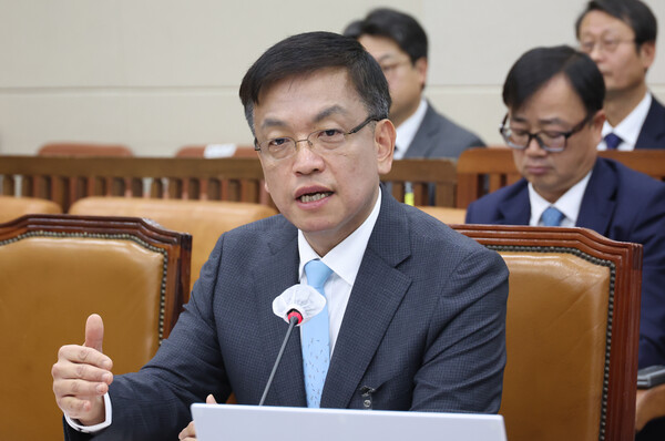 최상목 경제부총리 겸 기획재정부 장관 후보자가 19일 국회에서 열린 인사청문회에서 의원 질의에 답하고 있다. 2023.12.19. 연합뉴스