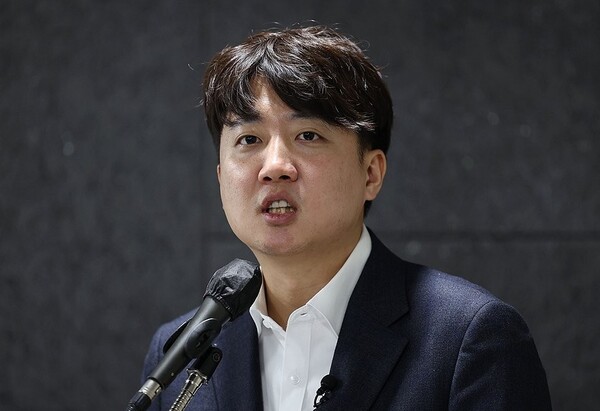 이준석 전 국민의힘 대표가 1일 오전 서울역 대회의실에서 열린 개혁신당 신년 하례회에서 발언하고 있다. 2024.1.1. 연합뉴스