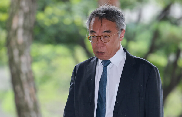 사법행정권 남용 의혹 사건으로 기소된 임종헌 전 법원행정처 차장이 17일 서초구 서울중앙지방법원에서 열린 1심 속행공판에 출석하고 있다. 2023.7.17. 연합뉴스