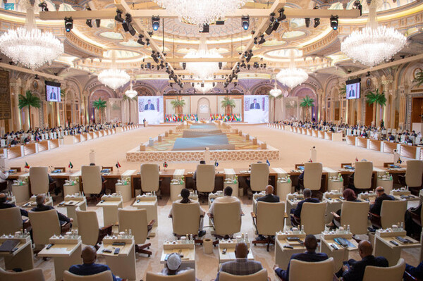 11일 사우디아라비아 리야드에서 아랍-이슬람 합동 특별정상회의가 열리고 있다. 모두 57개국 정상이 참석했다. 2023 11. 11 [아랍뉴스 홈페이지 갈무리] 