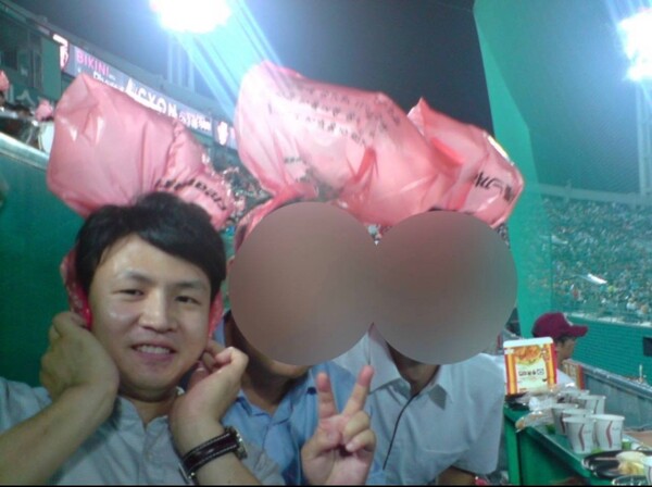 12일 국민의힘이 제공한 한동훈 비상대책위원장의 부산 사직야구장 방문 사진. 2024.1.12. 연합뉴스