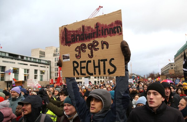 독일 베를린에서 열린, 인종주의 극우 정당인 '독일을 위한 대안(AfD)'을 규탄하는 시위. 2024. 1.14 AFP 연합뉴스