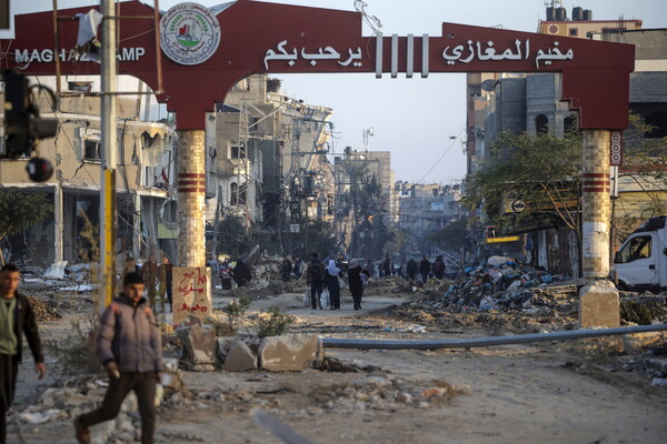  이스라엘의 폭격으로 파괴된 가자 알마가지 난민 캠프의 주택과 건물. 2024. 01. 19 [EPA=연합뉴스]