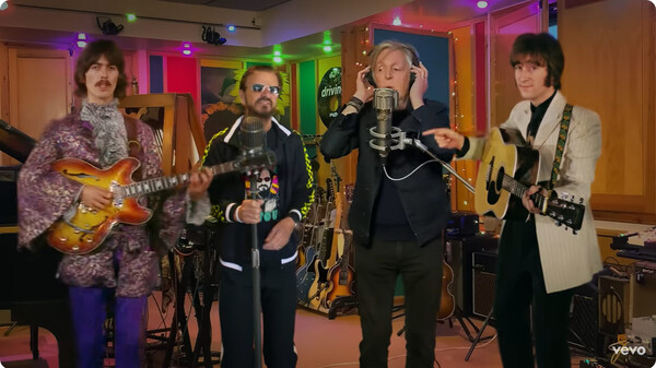 비틀즈 'Now And Then' 뮤직 비디오 화면 갈무리