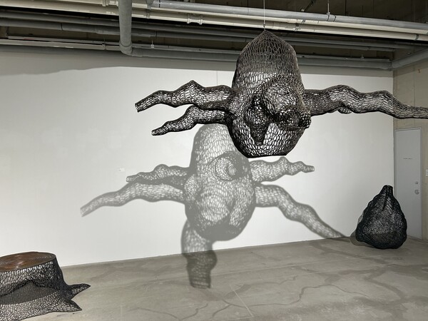 조각가 이길래의 작품 전시 장면.