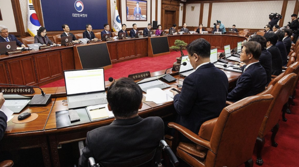 최상목 부총리 겸 기획재정부 장관이 지난 23일 오전 서울 종로구 정부서울청사에서 각 부처 장관들이 모인 국무회의에서 발언하고 있다. /연합뉴스