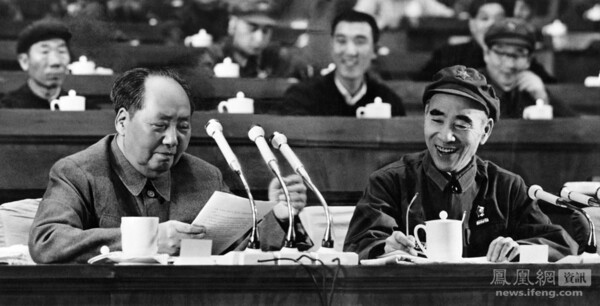 마오쩌둥과 린뱌오. 우만위키