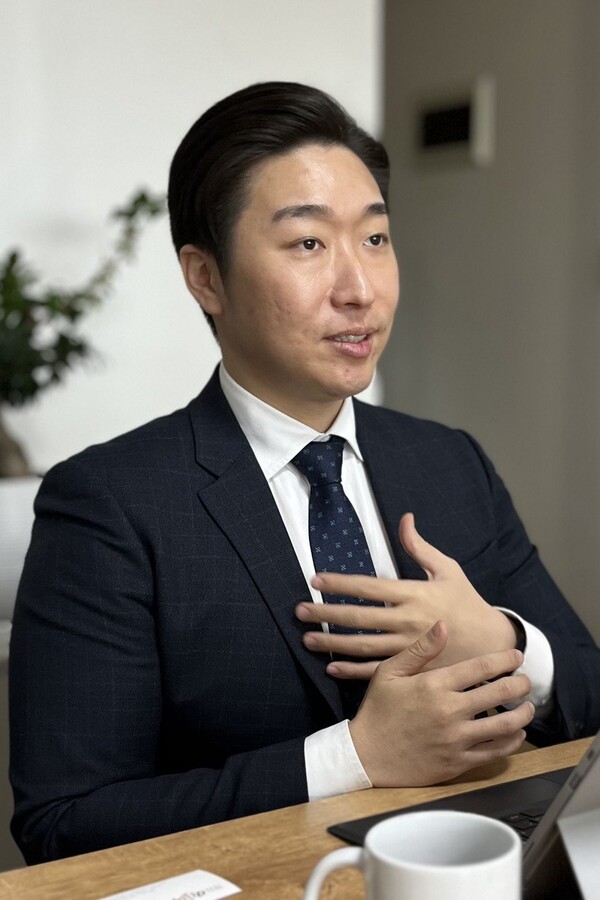 더불어민주당 총선 영입인재이자 백범 김구 선생 증손자인 김용만(38) 대한민국 임시정부 기념사업회 이사가 지난달 28일 리포액트와 인터뷰를 하고 있다. 2024.3.5. 사진 시민언론 민들레 김성진 기자