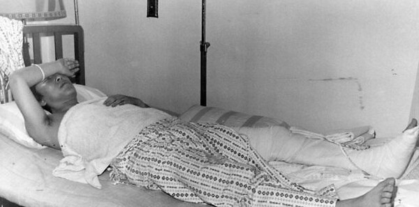 테러 직후 병원에 입원해 있던 오홍근 기자. 연합뉴스