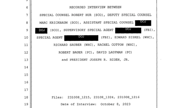 미국 법무부가 12일 공개한 로버트 허 특검의 조사 자료.  비밀 유지가 필요한 대목은 검은색으로 지웠다. 