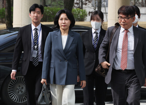 2022년 제20대 대통령 선거와 관련한 공직선거법 위반 혐의로 재판에 넘겨진 더불어민주당 이재명 대표의 배우자 김혜경 씨가 8일 오전 경기도 수원시 영통구 수원지방법원에서 열린 2차 공판에 출석하고 있다.2024.4.8. 연합뉴스