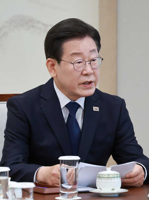 더불어민주당 이재명 대표가 29일 서울 용산 대통령실 집무실에서 열린 윤석열 대통령과의 영수회담에서 발언하고 있다. 2024.4.29. 연합뉴스