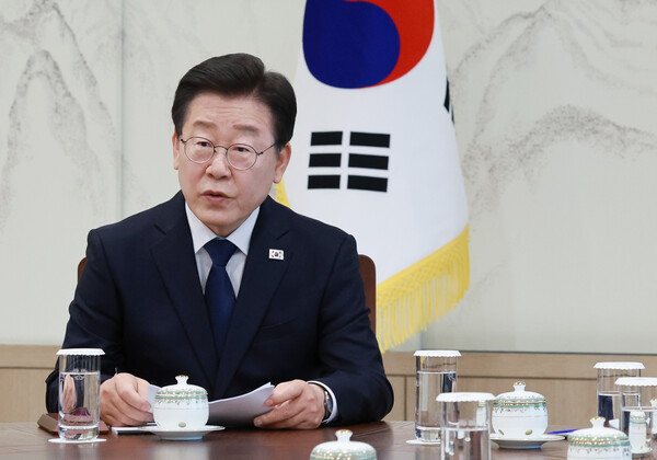 더불어민주당 이재명 대표가 29일 서울 용산 대통령실 집무실에서 열린 윤석열 대통령과의 영수회담에서 발언하고 있다. 2024.4.29. 연합뉴스