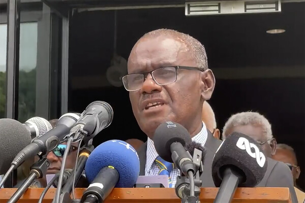  제러마이아 머넬레 솔로몬제도 총리 당선인이 2일(현지시간) 솔로몬제도 수도 호니아라에서 총리에 선출된 뒤 연설하고 있다. 2024.05. 02 [AP=연합뉴스]