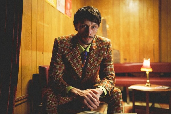  영국 7부작 드라마 ‘베이비 레인디어’ 한 장면