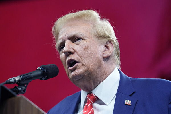 미국 공화당 대선 후보인 도널드 트럼프 전 대통령이 18일 텍사스주 댈러스에서 진행된 전미총기협회(NRA) 연례 총회에 참석해 연설하고 있다. 2024. 05. 18 [AP=연합뉴스]