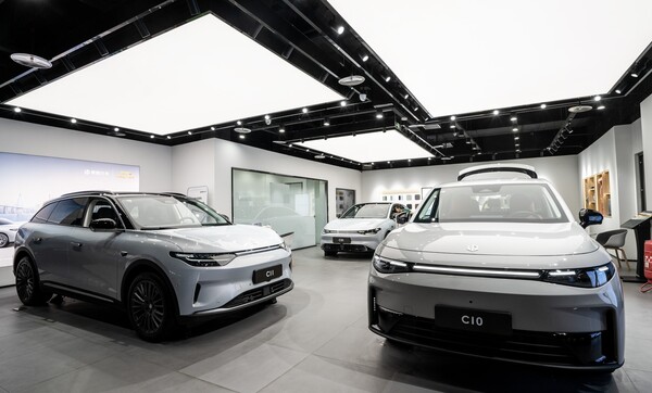 중국 베이징의 립모터 전시장에 진열돼 있는 전기차(EV) 모습. 2024. 05. 15 [EPA=연합뉴스]