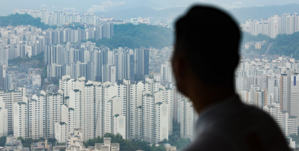 서울 영등포구 63스퀘어에서 바라본 서울 시내의 아파트 모습. 연합뉴스