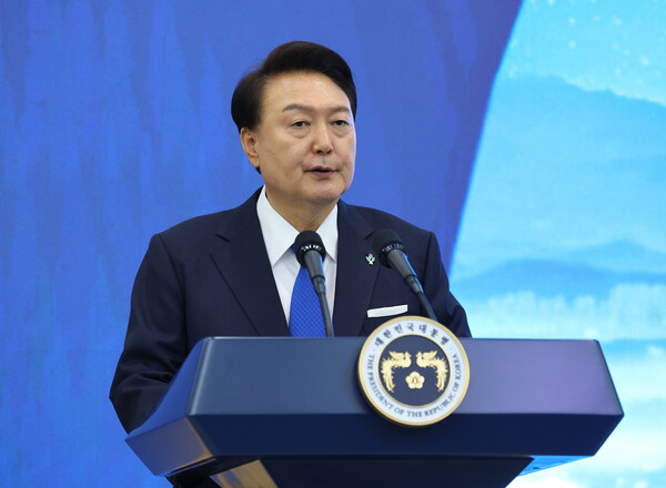 윤석열 대통령이 25일 대구 엑스코에서 열린 '6·25 참전영웅 초청 위로연'에 참석해 인사말을 하고 있다. 2024.6.25 [대통령실통신사진기자단] 연합뉴스