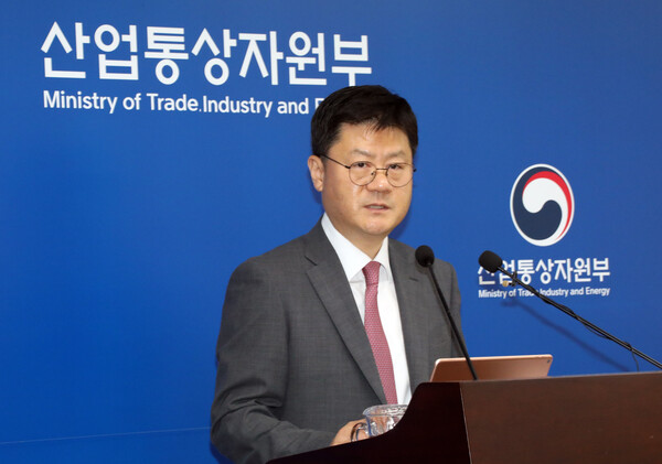 산업통상자원부 최우석 무역투자실장이 1일 오전 정부세종청사에서 2024년 6월 수출입 동향에 관해 설명하고 있다. 2024.7.1. 연합뉴스