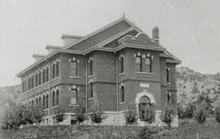 1915년 서울 서대문구 냉천동에 지은 감리회 협성신학교 캠불기념관. 감신대 제공