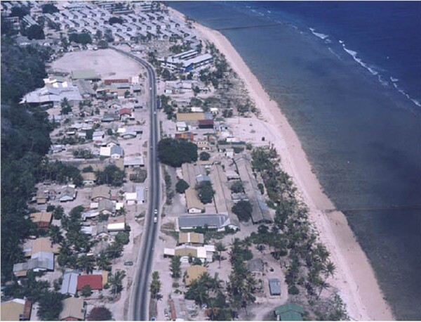 지속적인 경제성장이 야기한 지구 온난화로 해수면이 상승하면서 사라질 위기에 처한 남태평양 섬나라 나우루.