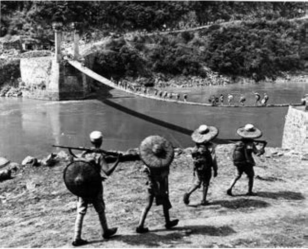 누장(살윈강)을 건너 라모로 진군하는 Y군(돈 준장 평전 에서)