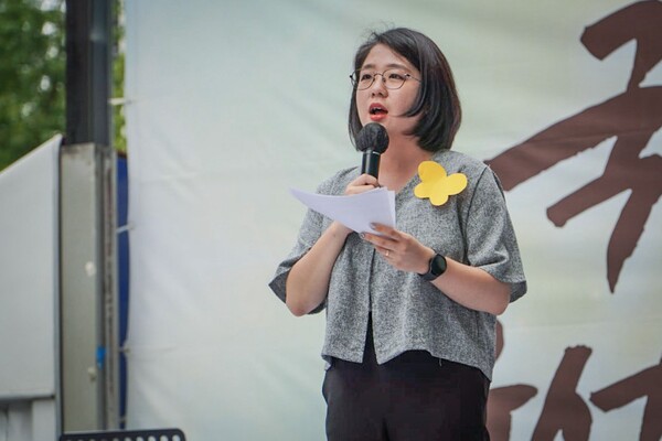 20일 서울 시청역~숭례문 앞 대로에서 열린 99차 촛불대행진 7월 전국집중촛불에서 기본소득당 용혜인 대표가 발언하고 있다. 2024.7.20. 한국대학생진보연합 사진동아리 빛봄