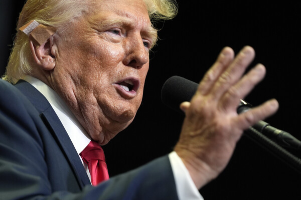 미국 공화당 대선 후보인 도널드 트럼프 전 대통령이 20일 미시간주 그랜드 래피즈에서 열린 대선 유세에서 연설하고 있다. 2024. 07. 20 [AP=연합뉴스]