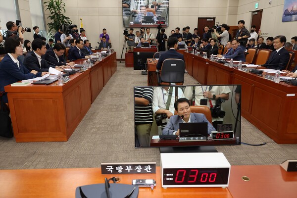 1일 오전 국회에서 22대 국회 국방위원회 첫 전체회의가 열리고 있다. 야당 요구로 소집된 이날 오전 전체회의에는 신원식 국방부 장관 등 정부 관계자들에 대한 출석요구서가 제출되지 않아 업무보고가 열리지 못했다. 2024.8.1. 연합뉴스