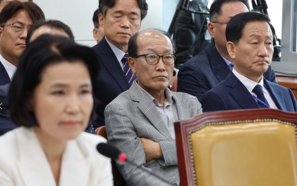 지난 7월24일 오후 국회 과학기술정보방송통신위원회에서 열린 이진숙 방송통신위원장 후보자에 대한 인사청문회에서 류희림 방송통신심의위원장(맨 오른쪽), 김재철 전 MBC 사장(오른쪽에서 두번째) 등 증인들이 발언을 듣고 있다. 2024.7.24. 연합뉴스