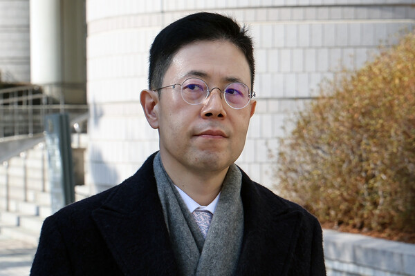 '고발 사주' 의혹으로 재판에 넘겨진 손준성 대구고검 차장검사(검사장)가 31일 오전 서울 서초구 중앙지법에서 열린 공직선거법 위반, 공무상 비밀누설 등 혐의 사건 1심 선고 공판을 마친 뒤 청사를 떠나고 있다. 2024.1.31 [공동취재] 연합뉴스