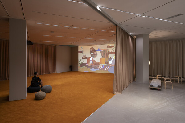 '연결하는 집: 대안적 삶을 위한 건축' 커튼 월 시어터.